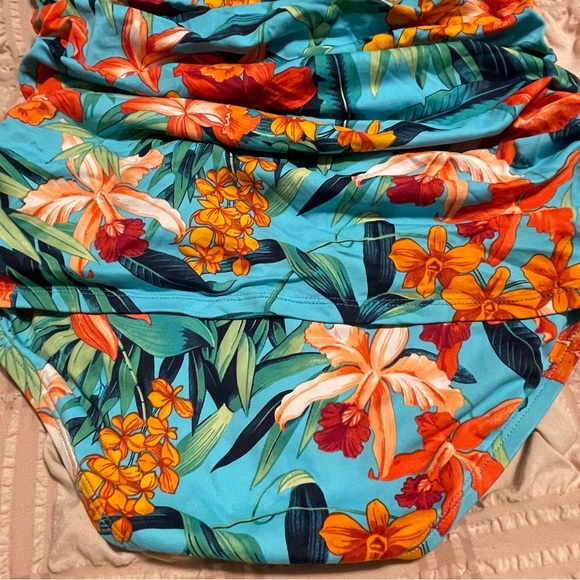 Tommy Bahama vibrant one piece tropical swimsuit, size 12. - Picture 4 of 5